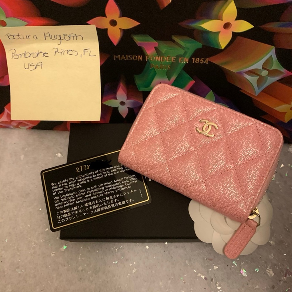 ❌SOLD❌19S iridescent pink zippy coin purse💕